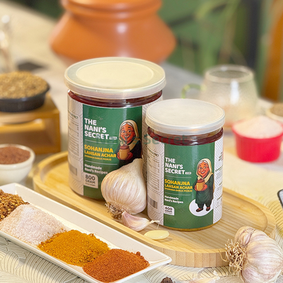 Sohanjna Lahsan Achar (Moringa Garlic)